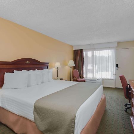 Days Inn By Wyndham Asheville West Candler Extérieur photo