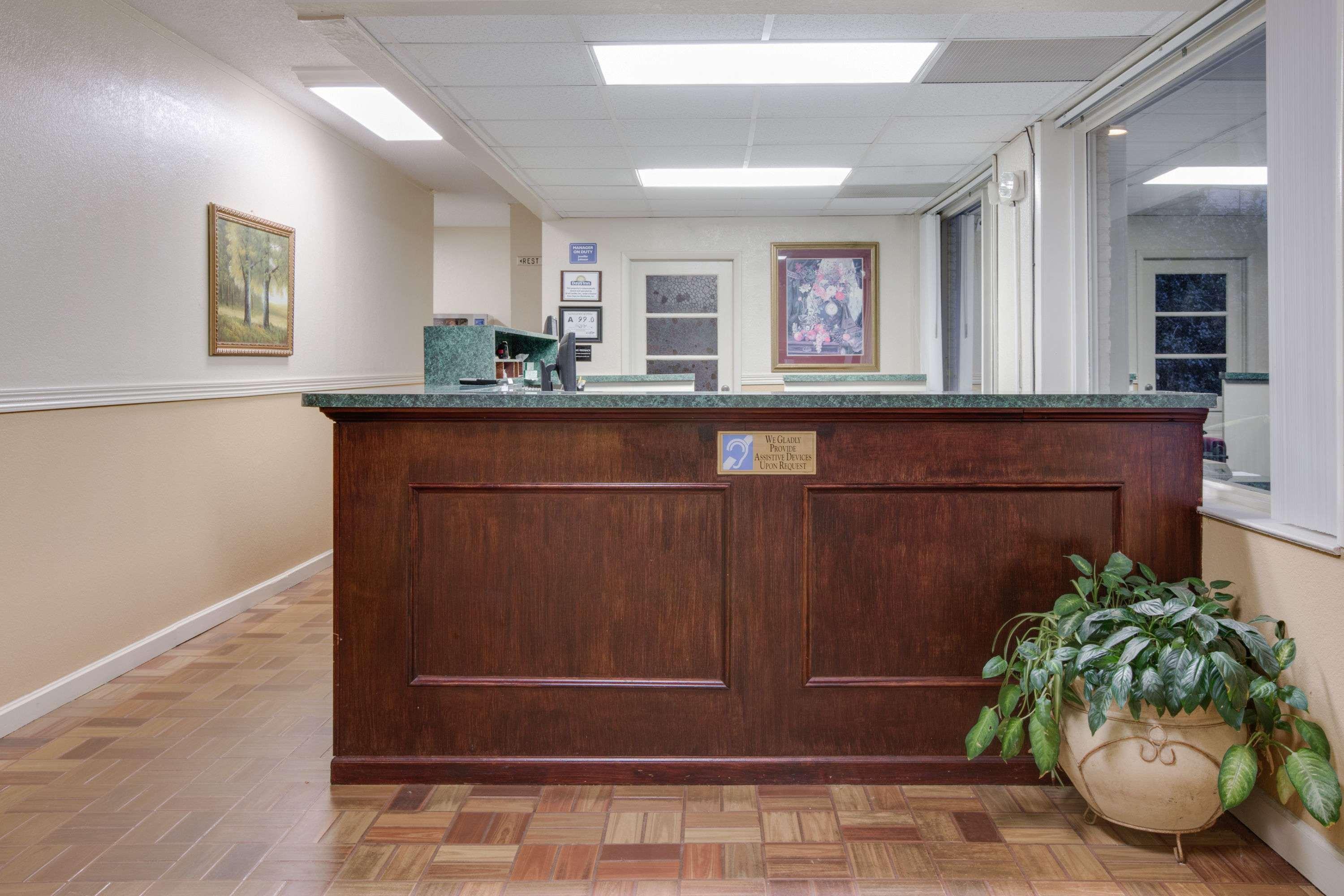 Days Inn By Wyndham Asheville West Candler Extérieur photo