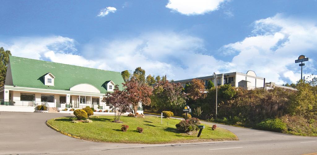 Days Inn By Wyndham Asheville West Candler Extérieur photo